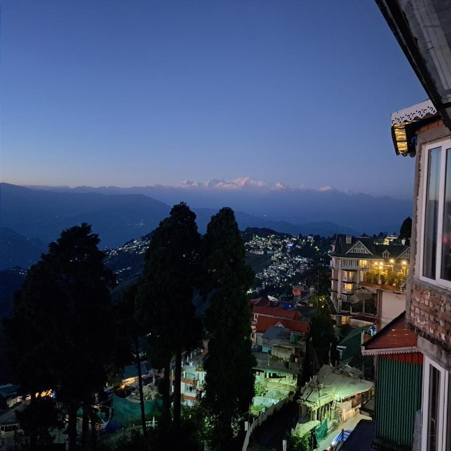 Darjeeling Heights - A Boutique Mountain View Homestay المظهر الخارجي الصورة