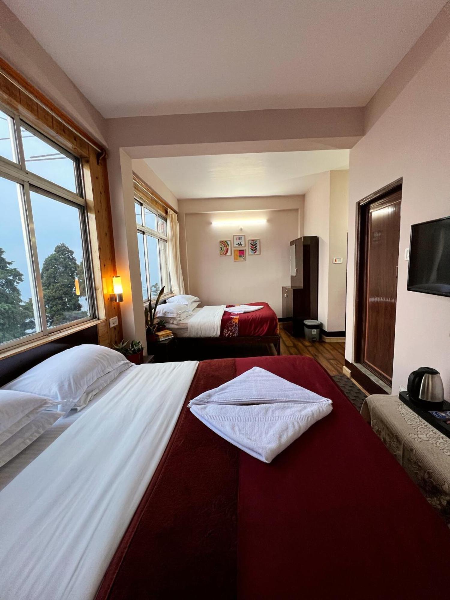 Darjeeling Heights - A Boutique Mountain View Homestay المظهر الخارجي الصورة