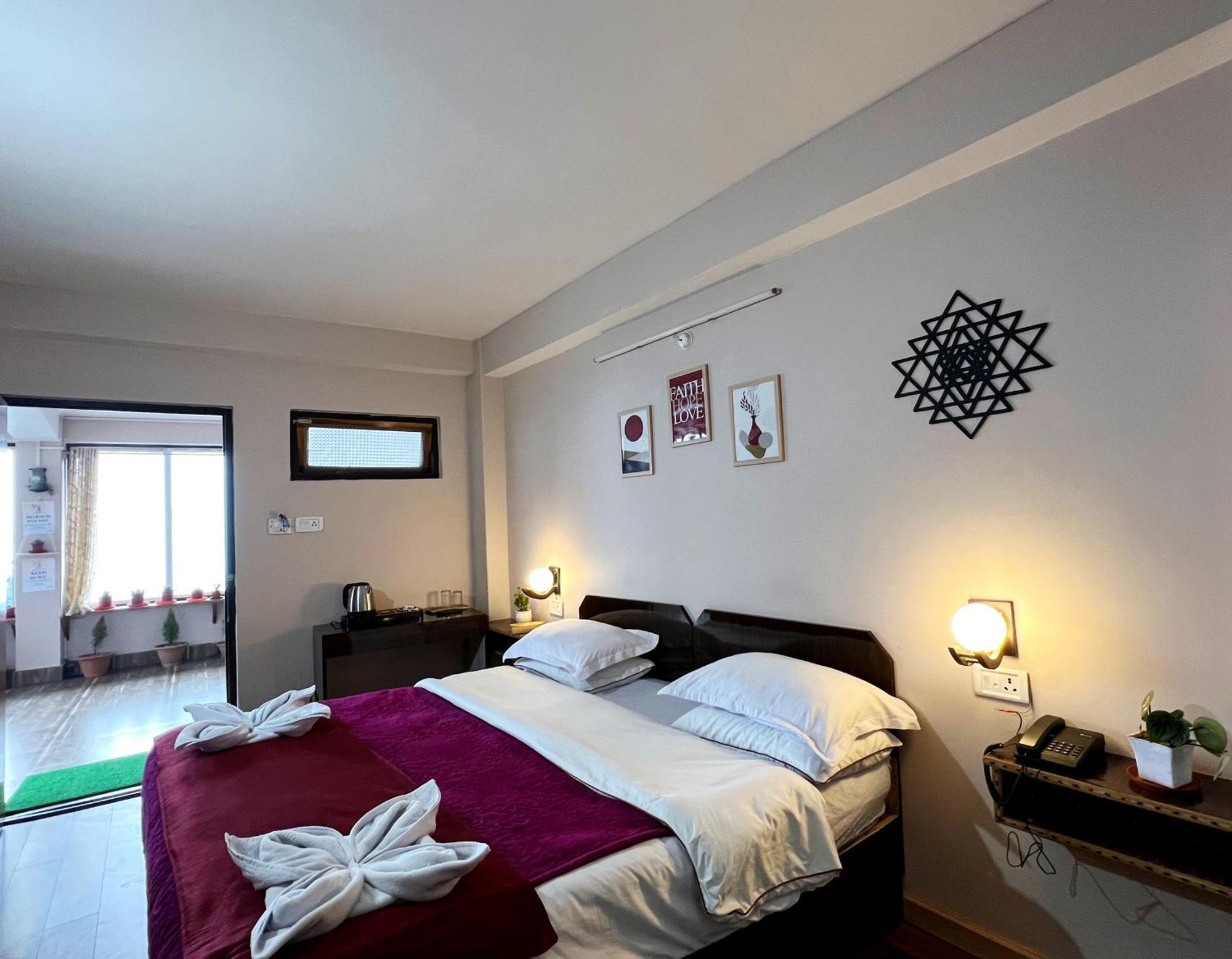 Darjeeling Heights - A Boutique Mountain View Homestay الغرفة الصورة